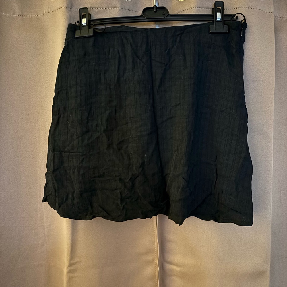 Chic Black Mini Skirt